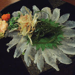 恵等志 - 旬のカワハギの薄作り肝付き