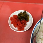 美華園 - カレーライスだとお新香も変わる。