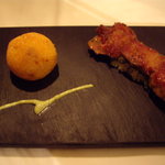 表参道バンブー - クロケッタ（左）とピンチョモルーノ