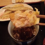 久兵衛 - 鶏天はこの通り肉汁溢れるｼﾞｭｰｼｰなもも肉使用。