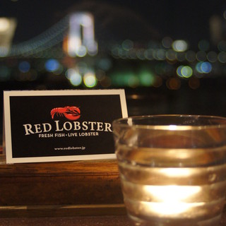 Counter seats overlooking the night view are recommended for dates♪