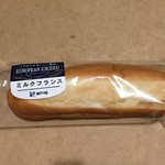 神戸屋東京工場直売店 - ミルクフランス(70円)