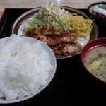 ふじたとんかつ店 - 生姜焼き定食900円+ご飯大盛100円