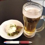 鶏渡 - ポテトサラダと生ビール