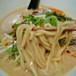 麺 やまらぁ - 中々の太麺！