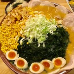 飛騨高山ラーメン もん吉 - メガもん吉ラーメン【料理】