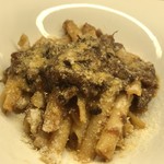 ゴイチピザ - ziti alla genovese 玉ねぎを煮込んだナポリの名物パスタです