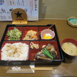Shundokoro Ajikuukan - 銀ダラカマと大根の煮付け定食