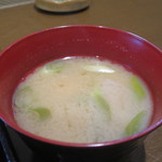 Shundokoro Ajikuukan - 豆腐、大根、ねぎの味噌汁アップ
