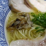 麺や而今 - レジェンドオブ而今・鶏胸レアチャー増し
