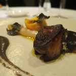 佛蘭西料理 名古屋 - スペイン産フォアグラのポワレ 黒トリュフソースアップ
