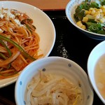 レストラン　ローザ - 日替わりＡ定食：ナポリタン、サラダ、野菜スープ。2017.2