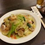 中国料理 桃園 - 「海鮮あんかけ焼そば (1350円)」