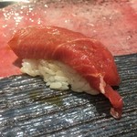第三春美鮨 - シビマグロ腹上の大トロ