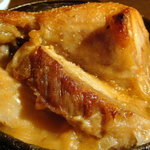 ミニヨン　坂ノ上 - 骨付き鶏もも肉と豚バラ肉のコンフィ