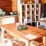 カフェ トピナンブール - 洋室中央のテーブル席