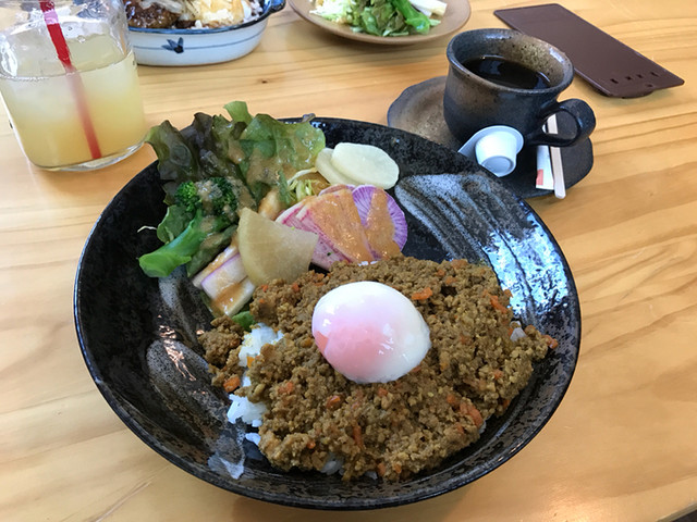 鎌倉パグ _ ずっと行ってみたかった パグ店長がいる犬ネコカフェ