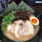 博多ラーメン まるかく - 豚骨ラーメン まる キクラゲTP