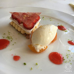 レストラン クレッセント - とちおとめのクラックランとオレンジ風味のヨーグルトソルベ