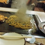 団 - モダン用の麺を焼いてはります