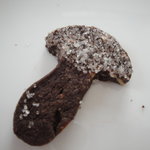 白髭のシュークリーム工房 - チョコきのこ