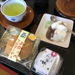 菓匠　宮川製菓 - よかっぺフロマージュ、氷華餅(こしあん)