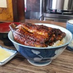 田代 - 「鰻丼（上） (3800円)」の横からのショット