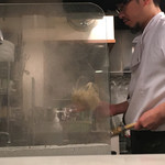 創作麺工房 鳴龍 - 毎回鮮やかな斎藤店主の湯切り(掲載許可済み)