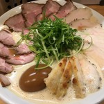 Ramen 辻 - 肉醤油の肉増し(大盛り)煮玉子トッピング