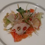 車屋 別館 - [料理] 旬野菜とサーモンのマリネ