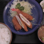 さくら家 - ミックスフライ定食（真上）