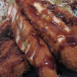 さくら家 - 甘辛ソースをかけてみました