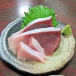 ひみ浜 - ぶりの刺身。