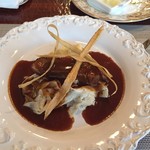 ラトリエ・ド・ギニョール・エ・マデロン - 牛タン赤ワイン煮