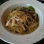 ル・カフェ・ドゥ・グランブルー - ササミとキノコとサヤエンドウのペペロンチーノ