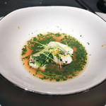 エクアトゥール - くえとフォアグラのポアレ、ブイヨンとクエの出汁