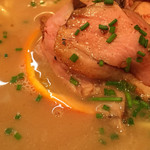 Japanese Soba Noodles 蔦 - 鴨ロースの下には低温調理したオレンジ