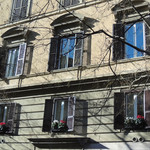 La Soffitta Renovatio - 窓に映るローマの蒼い空