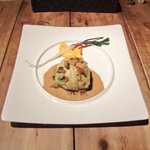 アトリエドアイ - ランチメニュー 2100円 のうさぎモモ肉のキャベツ包み