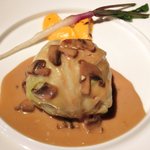 アトリエドアイ - ランチメニュー 2100円 のうさぎモモ肉のキャベツ包み