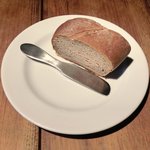 アトリエドアイ - ランチメニュー 2100円 のパン