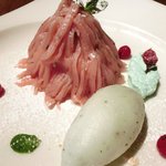 アトリエドアイ - ランチメニュー 2100円 のサクラのモンブランシャルトリュース(菓草系リキュール)のソルベ