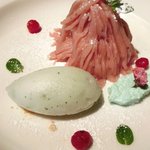 アトリエドアイ - ランチメニュー 2100円 のサクラのモンブランシャルトリュース(菓草系リキュール)のソルベ