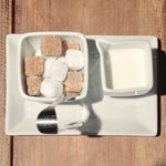 アトリエドアイ - ランチメニュー 2100円 のミルクと角砂糖