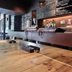 アトリエドアイ - 店内のカウンター席の風景です