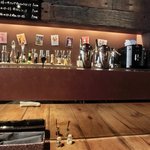 アトリエドアイ - 店内のカウンター席の風景です