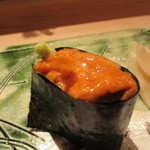 ひらまつ - 握り⑦　羅臼産蝦夷馬糞雲丹