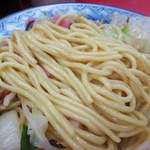 香蘭 - 丸断面の中太ストレート麺