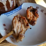 鎌田鳥山 - 脂ノリよく、パリッとする「手羽なか」