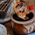 鎌田鳥山 - 「うずら」も何度もタレにつけて焼きます